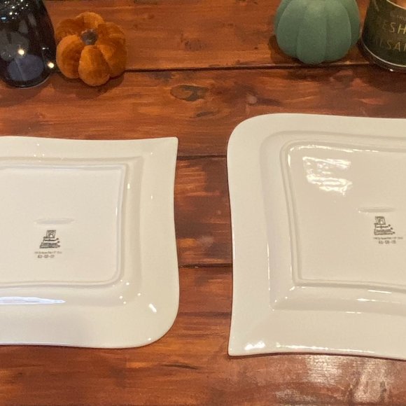 White Plate Set - Picture 6 of 8